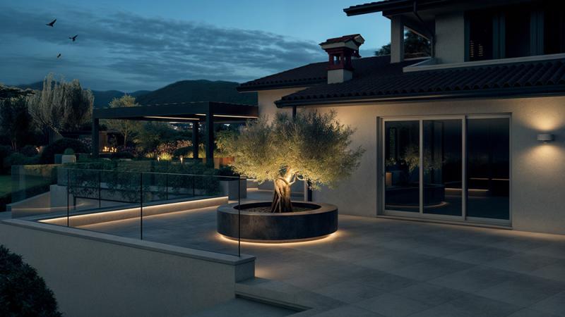 Arredo Outdoor Piscina con vista lago - Giallo Pastello Interior Design Brescia
