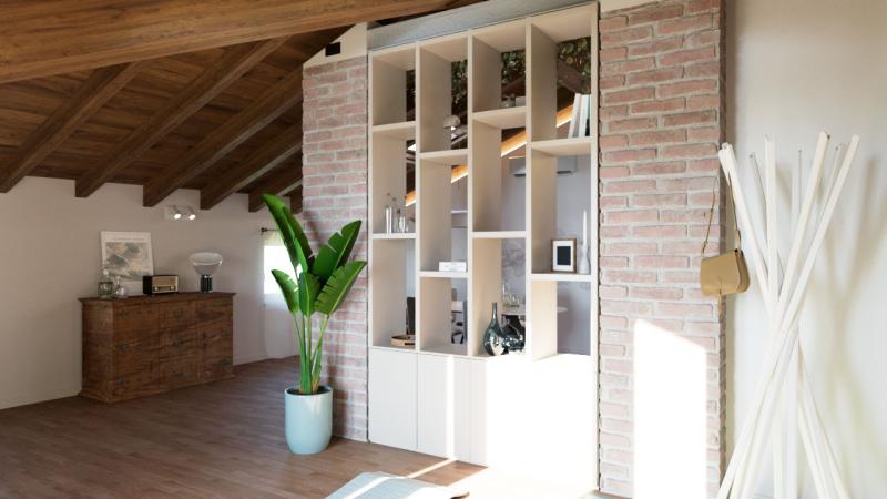 Ristrutturazione Mansarda su Misura: divano e quadro - Giallo Pastello Interior Design Brescia