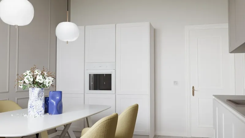Armonie Private: rinnovo cucina Brescia - Giallo Pastello Interior Design